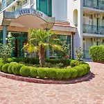 Perla Plaza Hotel