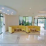 Hotel Perla Plaza