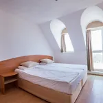 Perla Plaza 3*