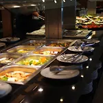 Perla Plaza Hotel 3*