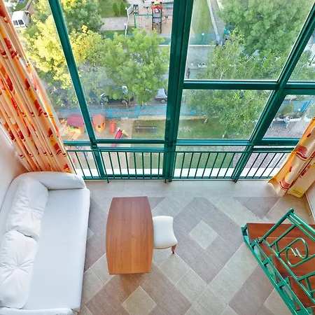 Perla Plaza Hotel Hotel