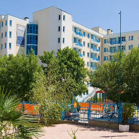 Hotel Perla Plaza Hotel 3*