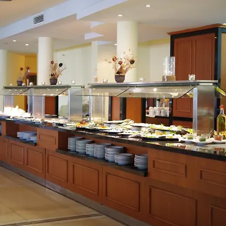Perla Plaza Hotel