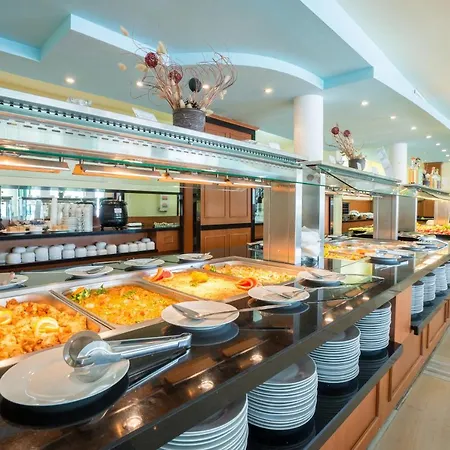 فندق Perla Plaza 3*