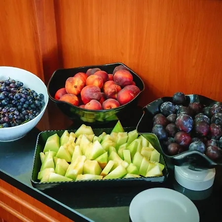 Perla Plaza Hotel 3*