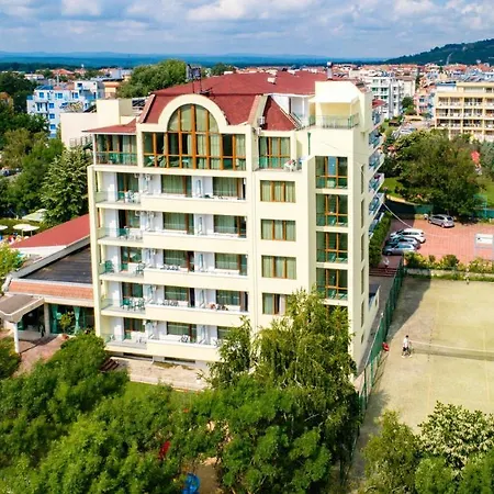 Perla Plaza Hotel