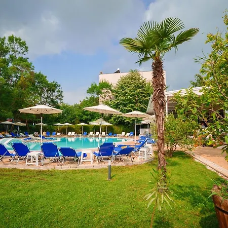 Perla Plaza Hotel