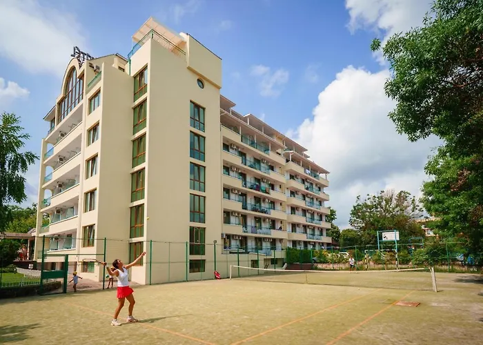 Perla Plaza Hotel 3*