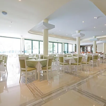 Perla Plaza 3*