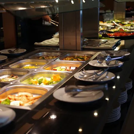 Perla Plaza מלון 3*