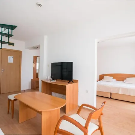 Perla Plaza 3*