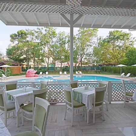 Perla Plaza מלון פרימורסקו