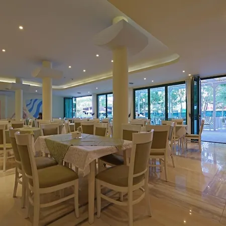 Perla Plaza מלון פרימורסקו