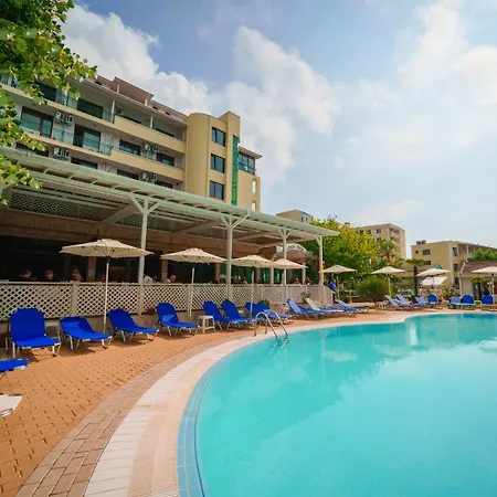 Perla Plaza פרימורסקו