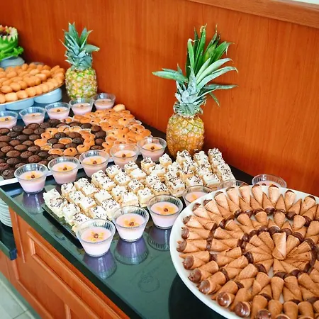 מלון Perla Plaza 3*